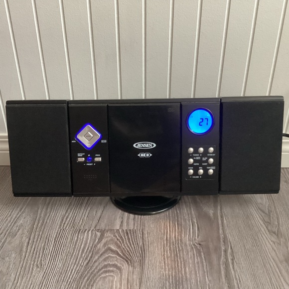 Jensen Wall-Mountable Cd System With Am/Fm Stereo Receiver - Picture 4 of 10